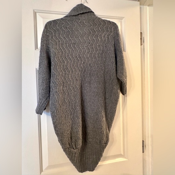 Gorgeous knit grey shrug - Picture 4 of 5